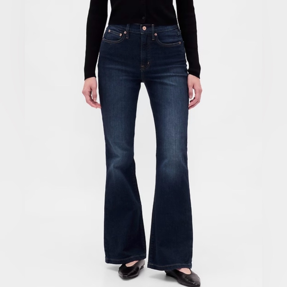 GAP 70s Dark Blue Flare Jeans for Women excellent condition.